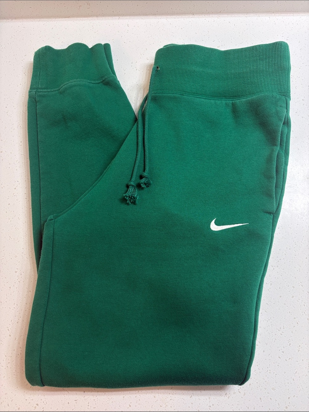 Nike Women's Sportswear Club Fleece Mid-Rise Sweatpants in Green Size Medium